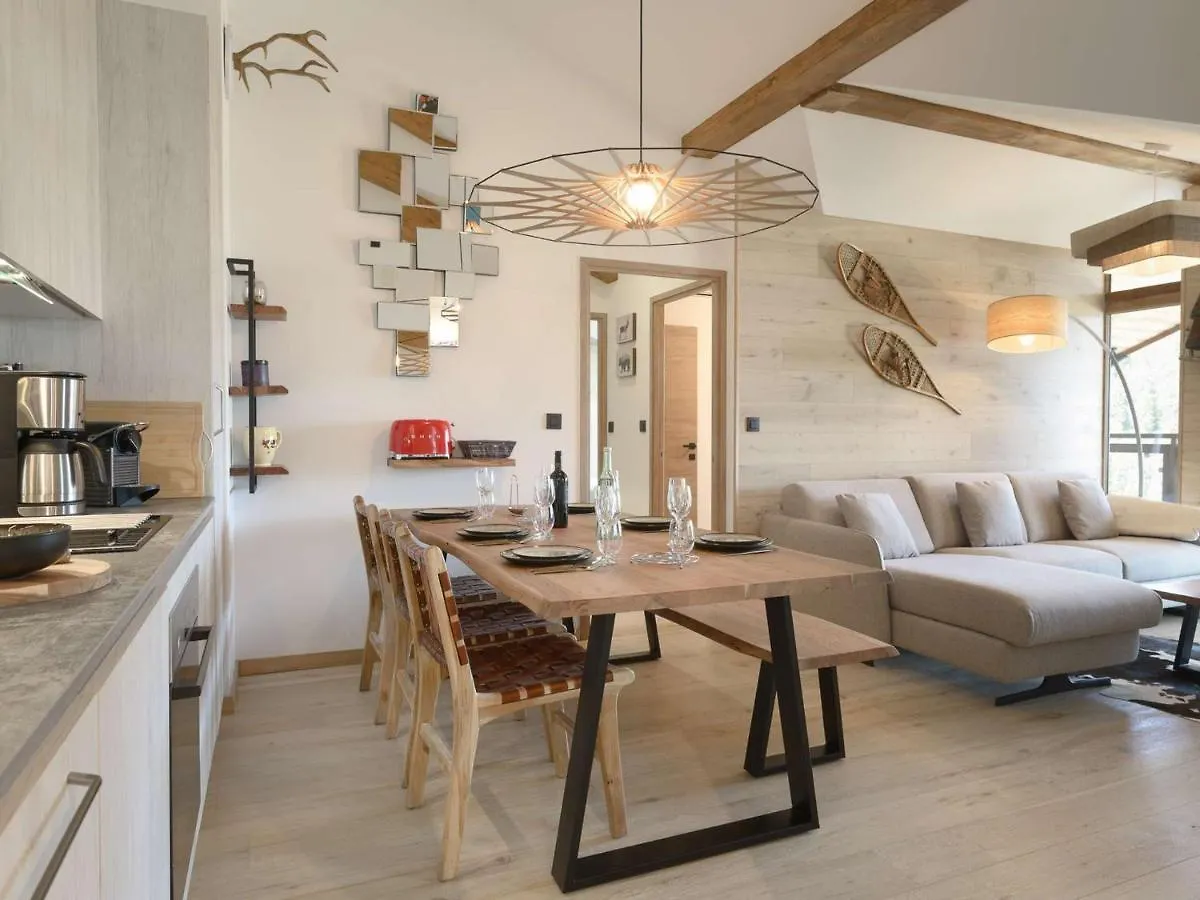 Appart. 65M² 6 Pers - 2 Chambres - Au Pied Des Pistes - Parking Et Wifi - Fr-1-631-159 Courchevel 0*,  France