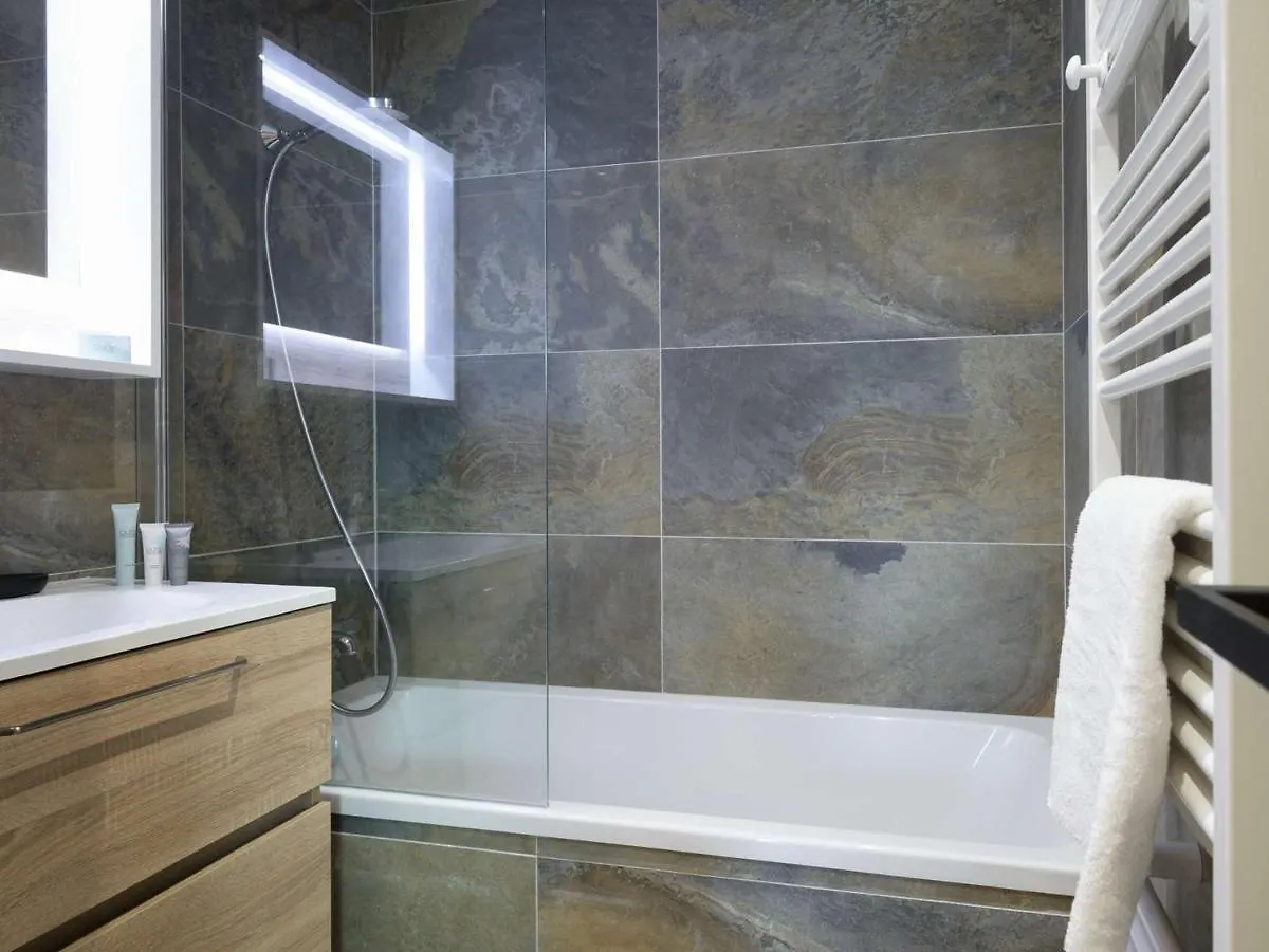Appart. 65M² 6 Pers - 2 Chambres - Au Pied Des Pistes - Parking Et Wifi - Fr-1-631-159 Courchevel France